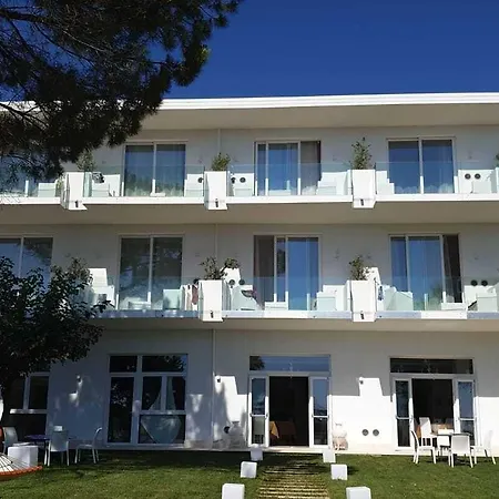Hotel Artemide Mare 3*