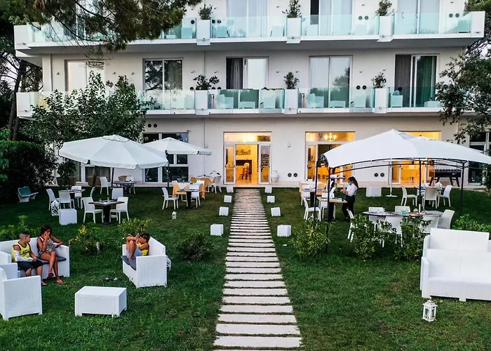 Artemide Mare Hotel 3*