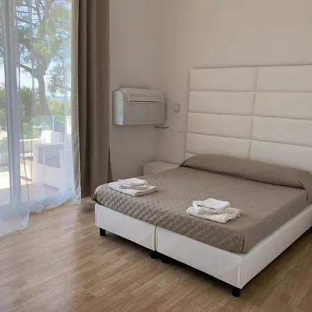Artemide Mare פסטום