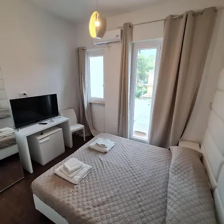 Artemide Mare Hotel 3*