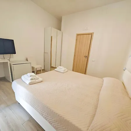 Artemide Mare فندق بييسْتوم